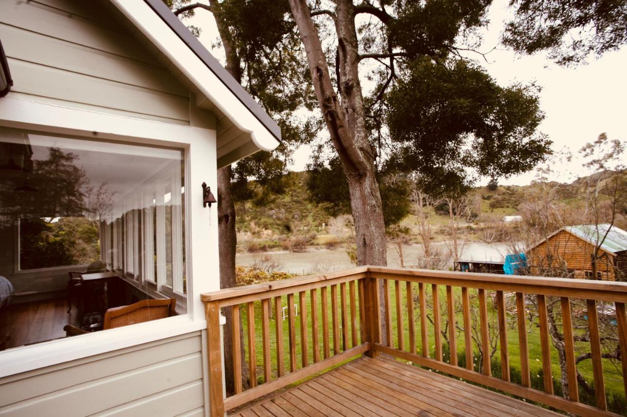 Hotel The Signal Box Whanganui Exterior foto